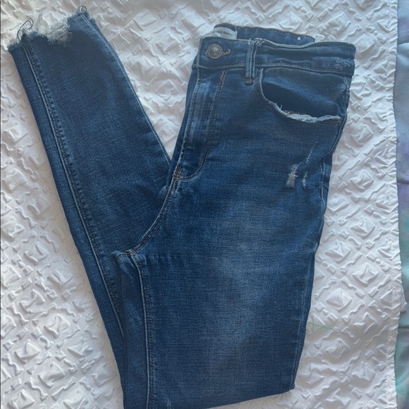 Stradivarius Blue Skinny Jeans with Distressed Details - Picture 10 of 10